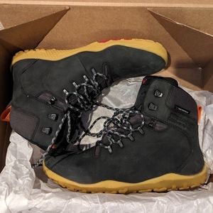 New In Box VivoBarefoot Revivo Tracker II Men's Boots Size EU 42